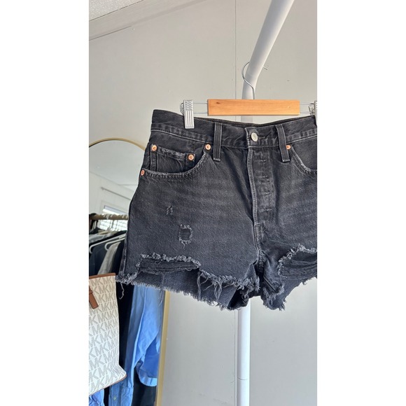 Levi's 501 Ultra High Rise Shorts Womens Black Excellent Raw Hem Denim Shorts - Picture 3 of 8